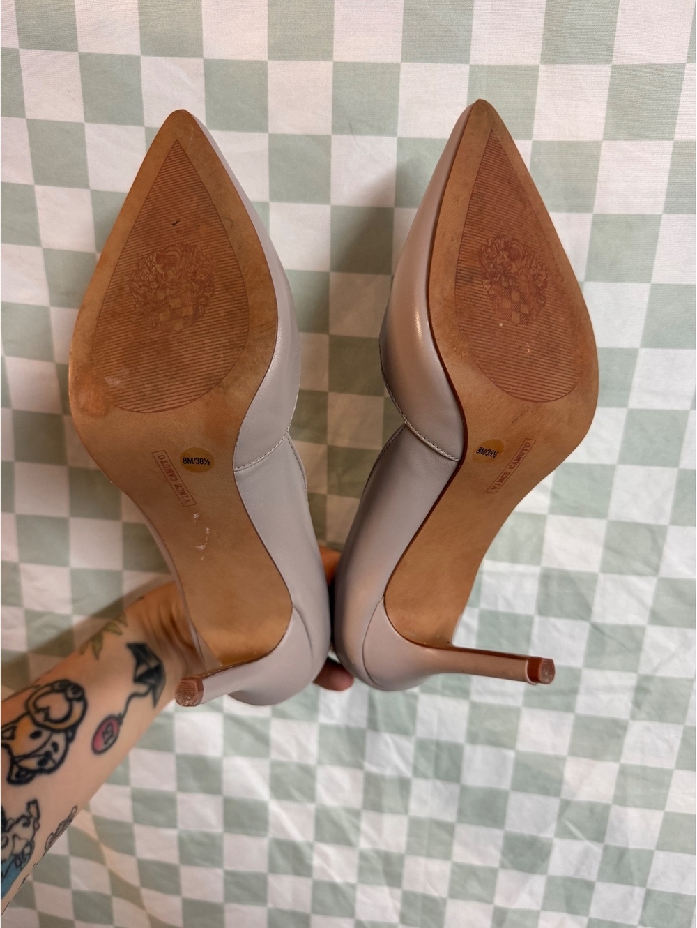 Vince Camuto Women's 8M Pointed Toe High Heel Pumps in Taupe - Picture 8 of 10
